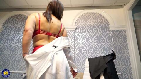 HD видео, большие сиськи, зрелые, зрелый нл, любительское, мамочки, чулки