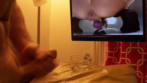 HD видео, кончает на фото (гей), мастурбация (гей)