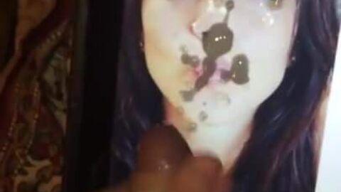 HD видео, большой член (гей), кончает на фото (гей), мастурбация (гей), мастурбирует (гей)